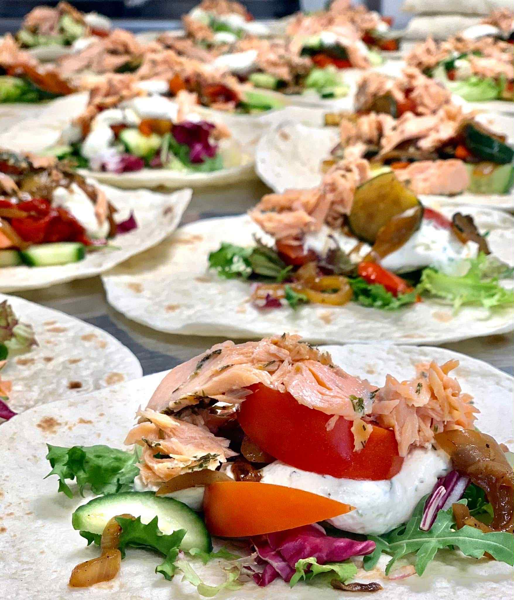 Wrap m/grillet laks – rett fra vår cateringmeny